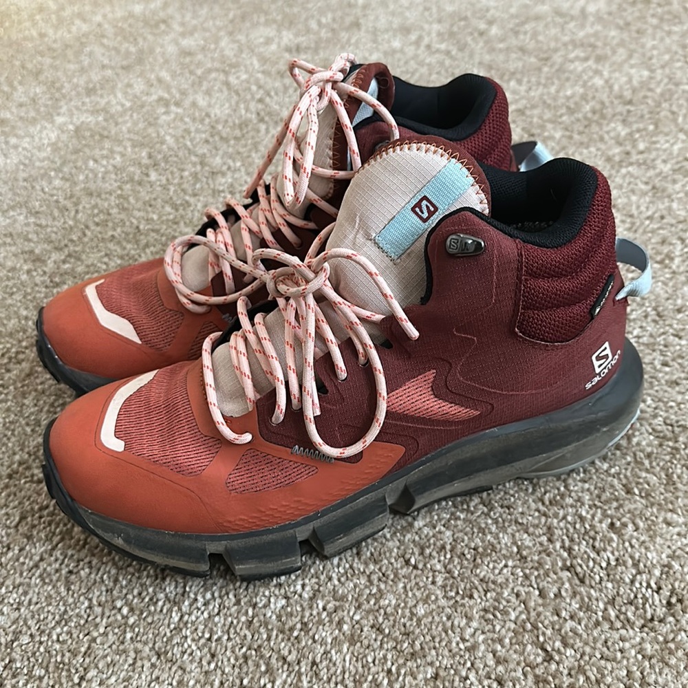 Salomon Women’s Predict Hiking Shoes Size 7